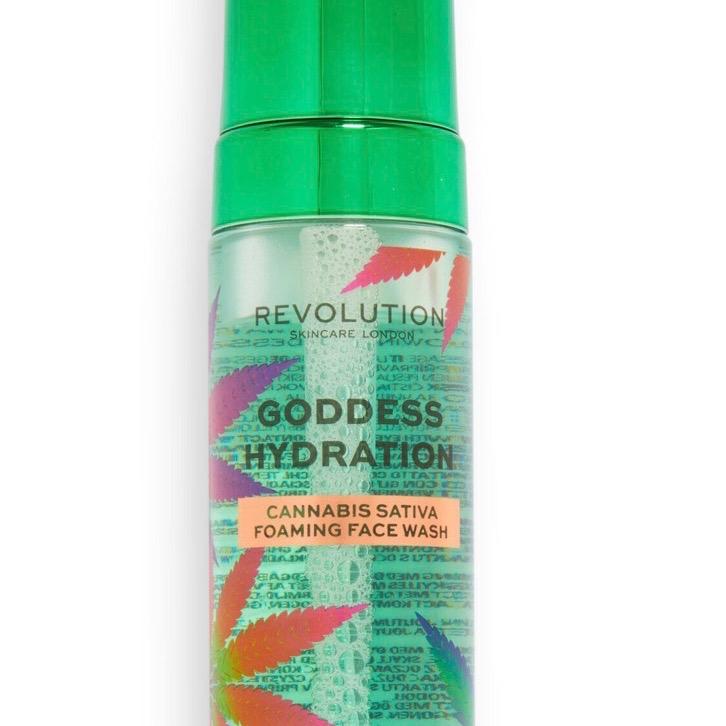 Makeup Revolution Goddess Hydration Foaming Wash